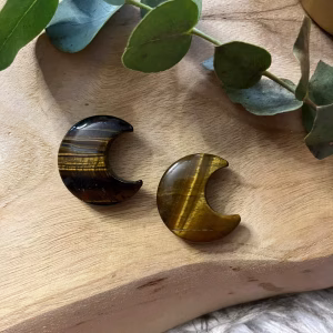 Tijgeroog Maantje - Beschermende tijgeroog maantje in spirituele vorm, Tijgeroog Maantje - Maansymbool, Tijgeroog in maan symbool vorm, Tijgeroog Maantje