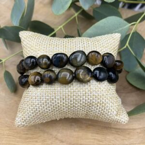 Valkenoog armband met natuurlijke edelsteen kralen, Stoere armband van valkenoog voor bescherming en focus, Spirituele edelsteenarmband met blauwgrijze valkenoog kralen, Herenarmband van valkenoog edelsteen met elastisch koord, Valkenoog armband symbool voor helderheid en inzicht, Valkenoog trommelsteen armband met grote kralen 10–12 mm, Edelsteen armband van trommelstenen valkenoog elastisch, Donkerblauwe valkenoog armband met trommelstenen 10–12 mm, Spirituele trommelsteen armband valkenoog voor kracht en bescherming, Armband met gepolijste valkenoog trommelstenen 10–12 mm
