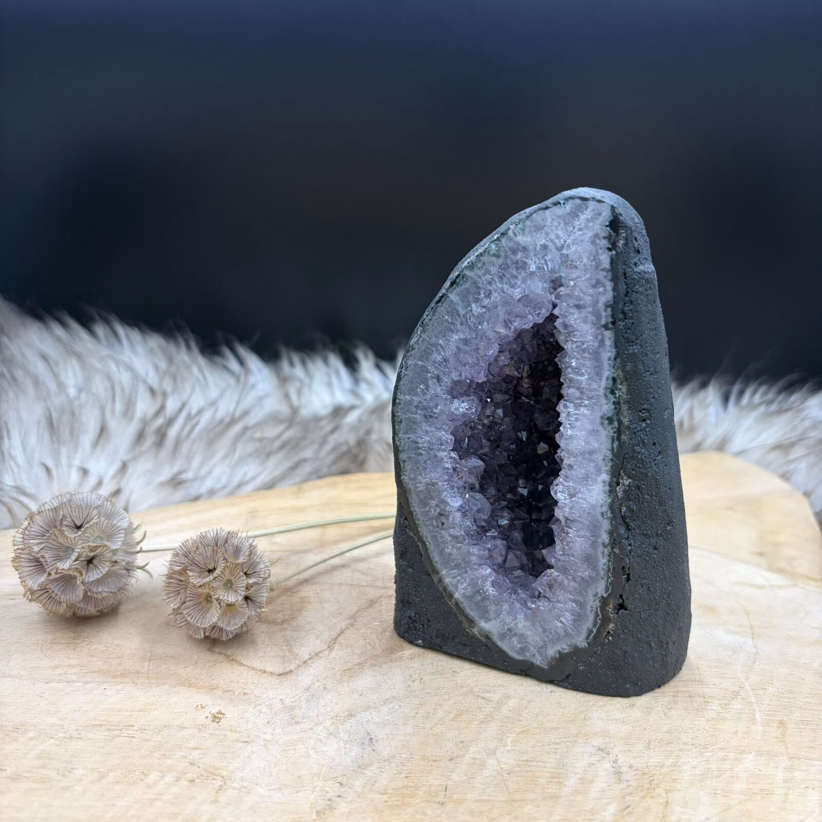 paarse amethist klein formaat 581 gram natuursteen