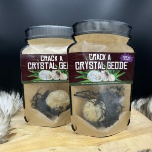 Zakje Crack a Crystal Geode met kleine breekbare geode, Kleine geode in zakje om zelf open te maken, Geode cadeau met verborgen kristallen binnenin, Kristallen geode die je zelf openbreekt, Uniek cadeau zakje met breekbare geode en kristalinhoud