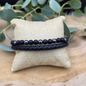 Black Star armband met onyx en hematiet, Stoere leren armband met zwarte edelsteen kralen 21,5 tot 23 cm, Spirituele armband voor balans en aarding, Herenarmband met roestvrijstalen sluiting en edelstenen, Zwarte armband met onyx en hematiet voor bescherming en kracht