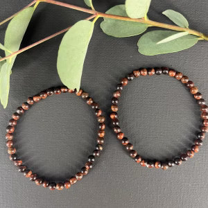 Rode tijgeroog armband 4 mm met kleine kralen, Spirituele armband rode tijgeroog 4 mm voor bescherming, Rode tijgeroog kralen armband kopen 4 mm, Elastische edelsteen armband rode tijgeroog 4 mm, Rode tijgeroog armband 4 mm met natuurlijke edelsteen kralen
