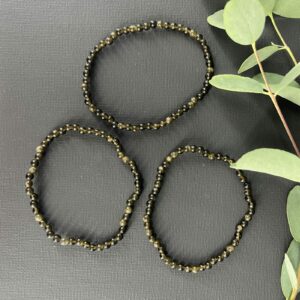 Goud obsidiaan armband 4 mm met kleine edelsteen kralen, Spirituele armband goud obsidiaan 4 mm voor bescherming, Goud obsidiaan kralen armband kopen 4 mm, Elastische edelsteen armband goud obsidiaan 4 mm, Zwarte goud obsidiaan armband 4 mm met subtiele gouden glans
