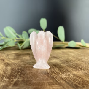 Feestdagen cadeau, Rozenkwarts engel handgeslepen 4 cm, Spirituele engel rozenkwarts voor liefde en harmonie, Edelsteen engel rozenkwarts kopen, Roze rozenkwarts engel beeldje, Rozenkwarts engel symbool van onvoorwaardelijke liefde