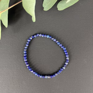 Lapis lazuli armband 4 mm met diepblauwe edelsteen kralen en gouden insluitsels, Spirituele armband lapis lazuli 4 mm die intuïtie en wijsheid versterkt, Subtiele lapis lazuli armband 4 mm voor communicatie en zelfvertrouwen, Lapis lazuli edelsteen armband 4 mm die innerlijke rust en helderheid geeft, Handgemaakte armband lapis lazuli 4 mm voor spiritueel inzicht en kracht, Lapis lazuli armband 4 mm kopen – elegant en betekenisvol sieraad, Spirituele sieraden lapis lazuli 4 mm armband voor balans en bescherming