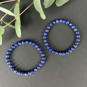 Lapis lazuli armband 6 mm met diepe blauwe kralen en gouden insluitsels, Spirituele armband lapis lazuli 6 mm voor wijsheid en intuïtie, Natuurlijke lapis lazuli armband 6 mm die communicatie en zelfvertrouwen versterkt, Subtiele lapis lazuli armband 6 mm voor rust en spiritueel inzicht, Edelsteen armband lapis lazuli 6 mm kopen voor balans en helderheid, Spirituele sieraden lapis lazuli armband 6 mm voor kracht en bescherming