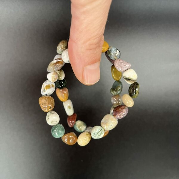 Oceaan jaspis freeform armband met natuurlijke patronen en kleuren, Spirituele armband oceaan jaspis freeform voor rust en emotionele balans, Edelsteen armband oceaan jaspis freeform kopen voor kracht en harmonie, Natuurlijke oceaan jaspis freeform armband met unieke steenstructuur, Spirituele sieraden oceaan jaspis freeform armband voor aarding en stabiliteit, Oceaan jaspis freeform armband die kalmte en verbondenheid met de natuur geeft