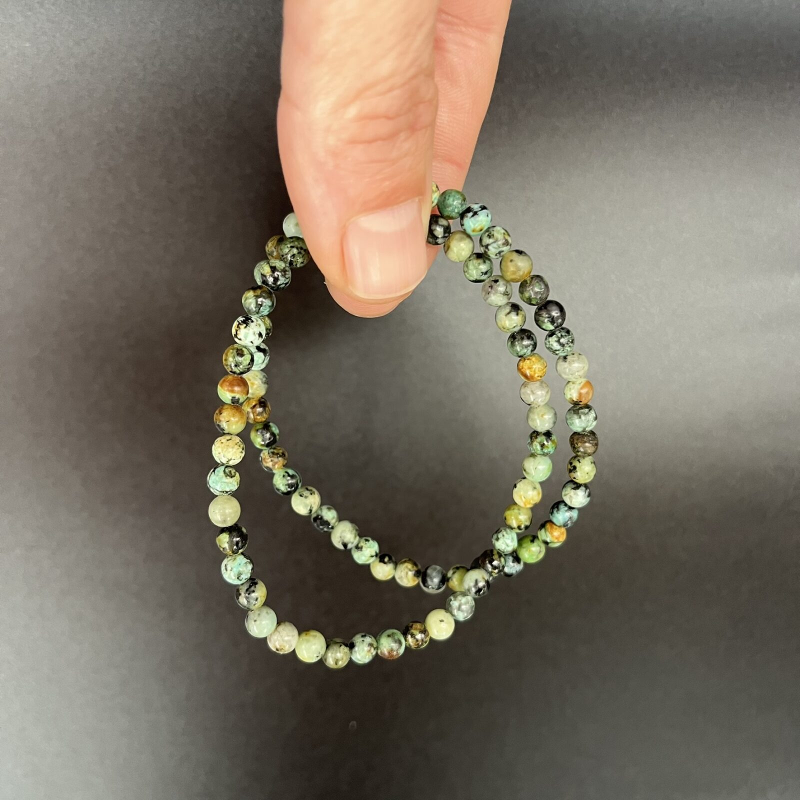 Afrikaanse Turkoois armband 4 mm edelsteen kralen, Spirituele Afrikaanse Turkoois armband 4 mm kopen, Handgemaakte edelsteen armband Afrikaanse Turkoois 4 mm, Afrikaanse Turkoois kralen armband 4 mm voor balans en groei, Natuurlijke Afrikaanse Turkoois armband 4 mm spiritueel sieraad