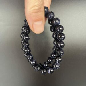 Blauwe goudsteen 10 mm armband glanzend, Blauwe goudsteen armband met fonkelende kralen, Spirituele armband blauwe goudsteen 10 mm, Edelsteen armband blauwe goudsteen nachtblauw, Blauwe goudsteen 10 mm polsband, Natuurlijke uitstraling blauwe goudsteen armband