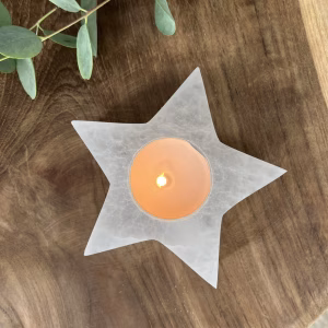 Seleniet theelichthouder,seleniet theelichthouder ster wit, stervormige seleniet theelichthouder met kaarslicht, spirituele seleniet ster theelichthouder, natuurlijke seleniet theelichthouder ster, seleniet ster voor sfeer en zuiverheid, handgemaakte seleniet theelichthouder ster