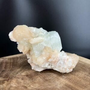 Stilbiet met Apofylliet cluster 728 gram, Ruwe Stilbiet en Apofylliet mineralen combinatie, Roze Stilbiet met witte Apofylliet kristallen India mix, Stilbiet Apofylliet voor Hart en Kruin Chakra, Edelstenen en mineralen cluster Stilbiet Apofylliet, Ruwe spirituele steen Stilbiet met Apofylliet.