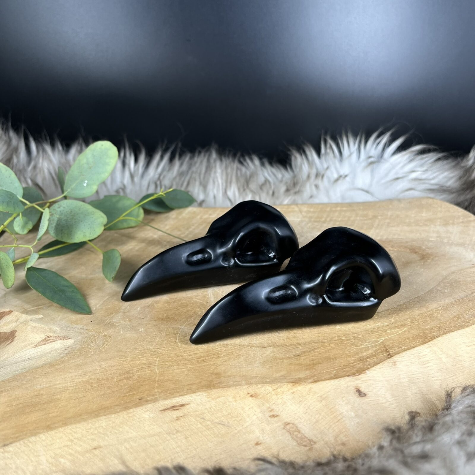 edeslteen overig, geslepen edelsteen, geslepen edelstenen, Obsidiaan raven schedel, zwarte obsidiaan edelsteen voor bescherming, vulkanisch glas schedel, Obsidiaan raven schedel 131 gram, spiritueel schild, Obsidiaan raven schedel, 10 cm lang geslepen kristal, Obsidiaan raven schedel, aarding en inzicht, Obsidiaan raven schedel, krachtige bescherming, Obsidiaan raven schedel, amorf kristalsysteem voor energetische reiniging