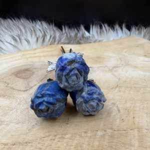blauwe lapis lazuli roos goud steeltje, edelsteen bloem donkerblauw lapis lazuli, lapis lazuli roos zilver steeltje, handgemaakte lapis lazuli roos 15 cm, edelsteen cadeau blauwe roos, natuursteen roos met gouden pyriet