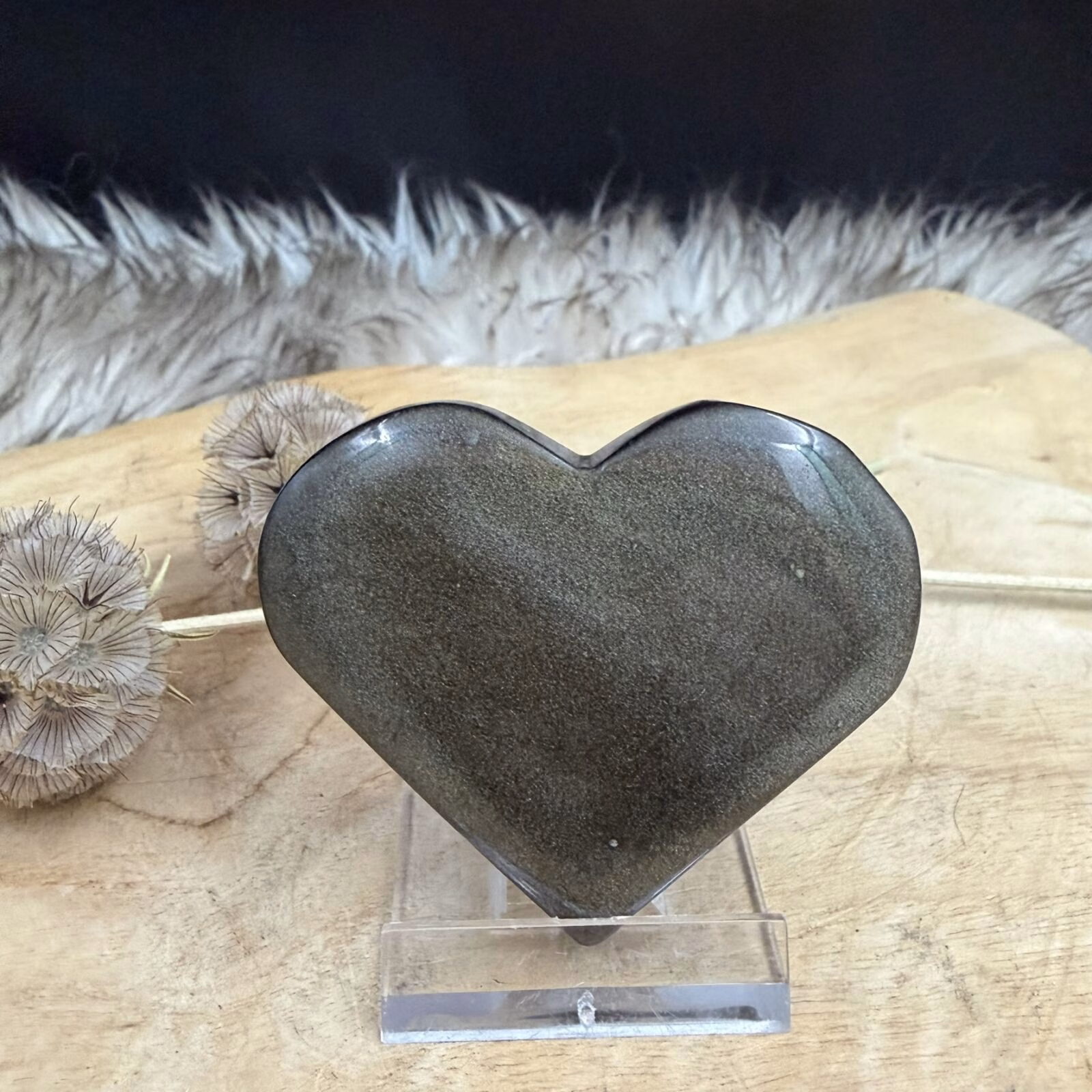 Goud obsidiaan hart met gouden flash gepolijst 4 tot 5 cm edelsteen hart, Goud obsidiaan hart gepolijst met gold sheen glans zwart edelsteen hart, Goud obsidiaan hart met sterke gouden schittering gepolijste obsidiaan steen, Goud obsidiaan hart variabel product edelsteen hart 35 tot 75 gram, Goud obsidiaan hart met gouden gloed gepolijst vulkanisch glas uit Mexico, Goud obsidiaan hart met duidelijke gold sheen flash gepolijste edelsteen, Goud obsidiaan hart zwart met goudkleurige glans handgeslepen hart, Goud obsidiaan hart detail van gouden schittering in obsidiaan steen, Goud obsidiaan hart gepolijst edelsteen hart met gouden lichtreflectie, Goud obsidiaan hart natuurlijke gold sheen obsidiaan gepolijste steen