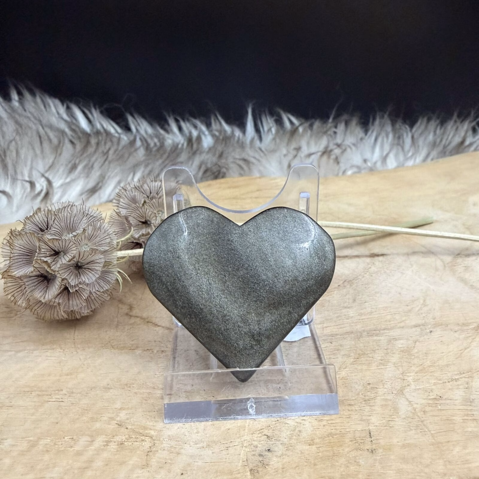 Goud obsidiaan hart met gouden flash gepolijst 4 tot 5 cm edelsteen hart, Goud obsidiaan hart gepolijst met gold sheen glans zwart edelsteen hart, Goud obsidiaan hart met sterke gouden schittering gepolijste obsidiaan steen, Goud obsidiaan hart variabel product edelsteen hart 35 tot 75 gram, Goud obsidiaan hart met gouden gloed gepolijst vulkanisch glas uit Mexico, Goud obsidiaan hart met duidelijke gold sheen flash gepolijste edelsteen, Goud obsidiaan hart zwart met goudkleurige glans handgeslepen hart, Goud obsidiaan hart detail van gouden schittering in obsidiaan steen, Goud obsidiaan hart gepolijst edelsteen hart met gouden lichtreflectie, Goud obsidiaan hart natuurlijke gold sheen obsidiaan gepolijste steen
