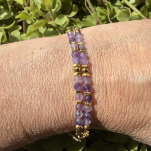 Goldplated amethist armband met heldere paarse tinten