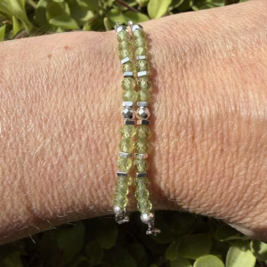 Peridoot armband palladium met groene edelsteen kralen